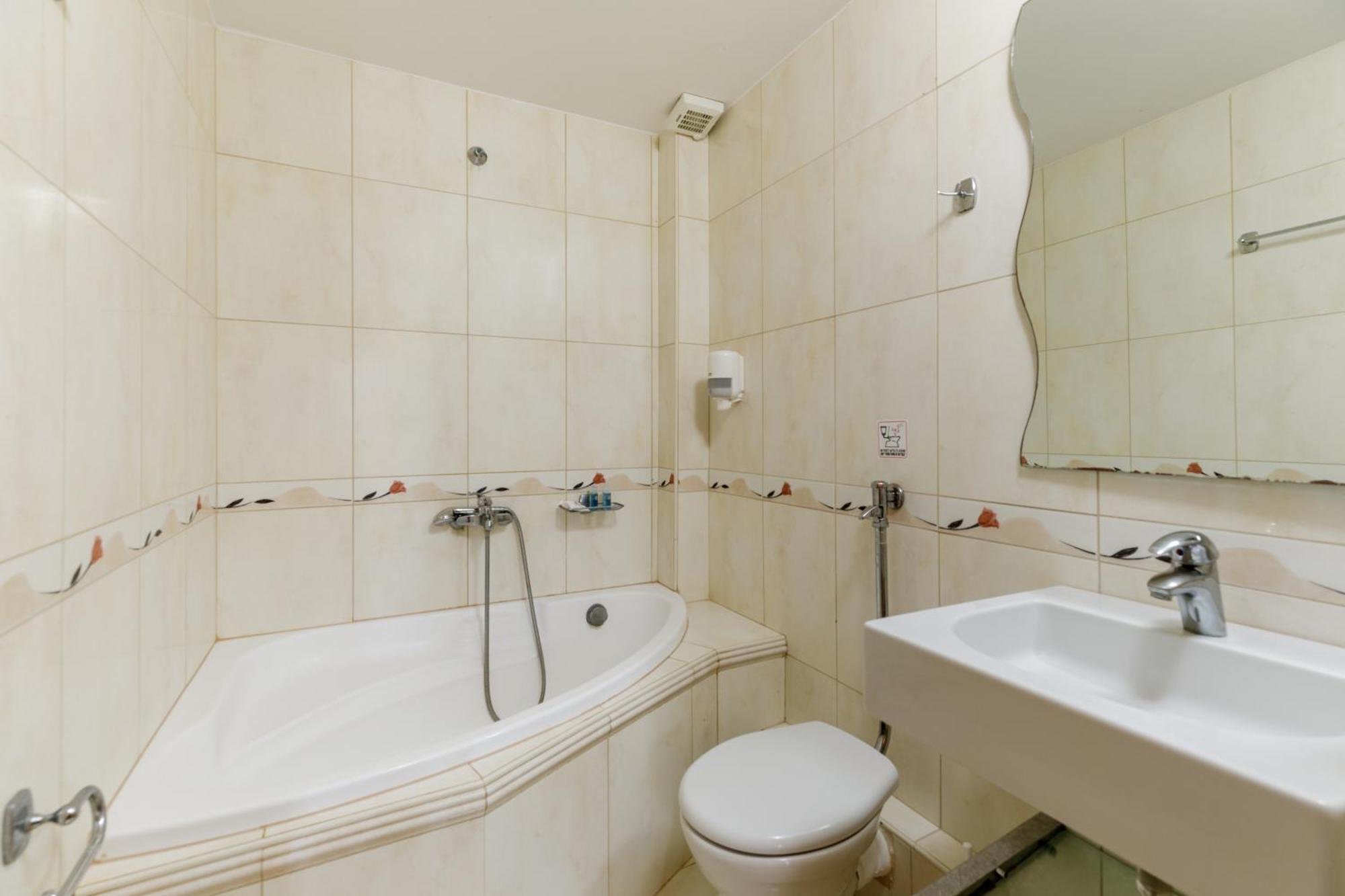 نيوي بوروي Agyra Seaview Hotel By Panel Hospitality الغرفة الصورة