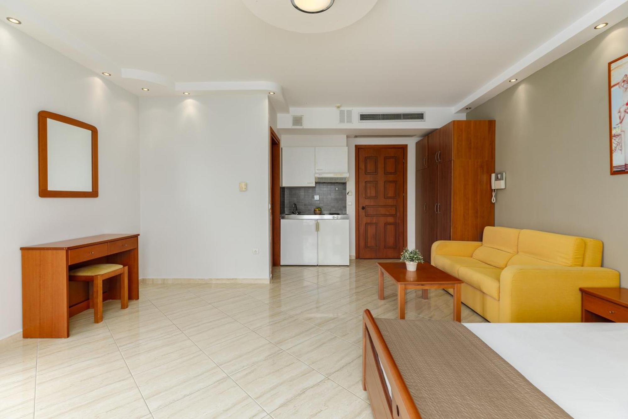 نيوي بوروي Agyra Seaview Hotel By Panel Hospitality المظهر الخارجي الصورة